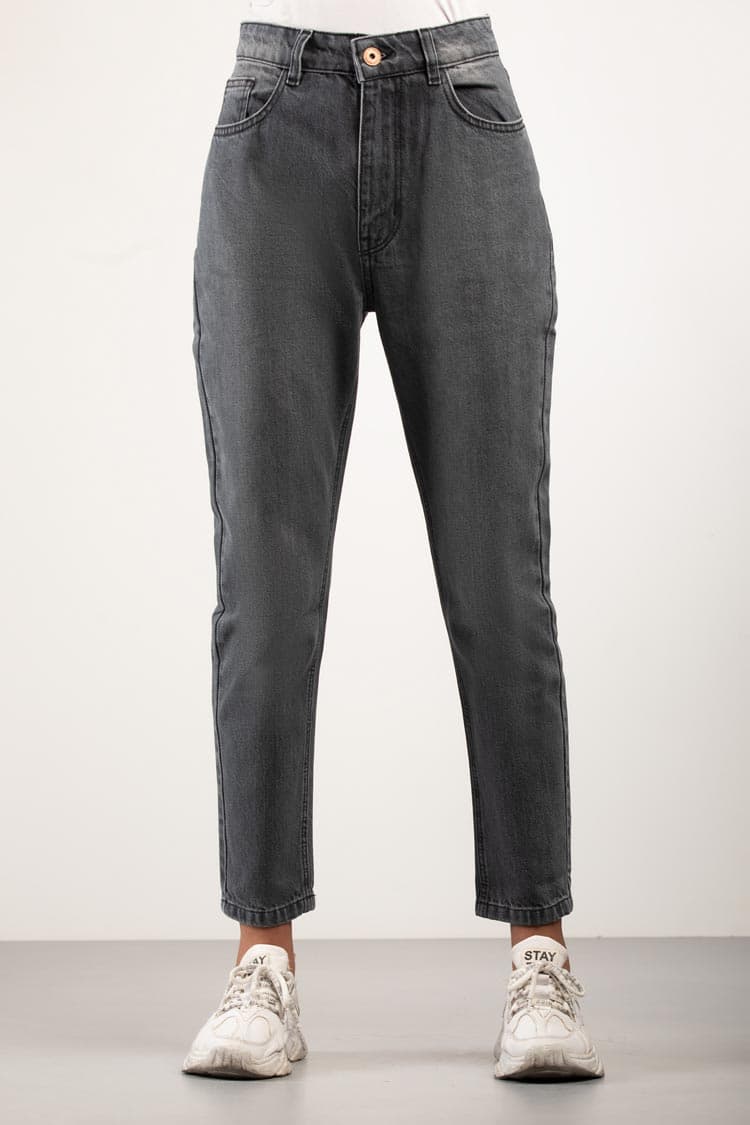 100% cotton mom-fit jeans