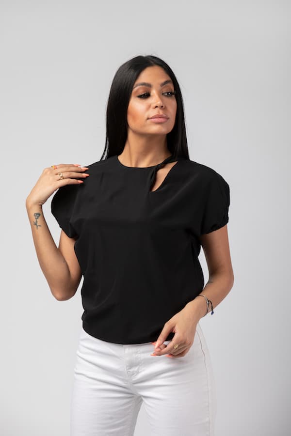 T-shirt with bow