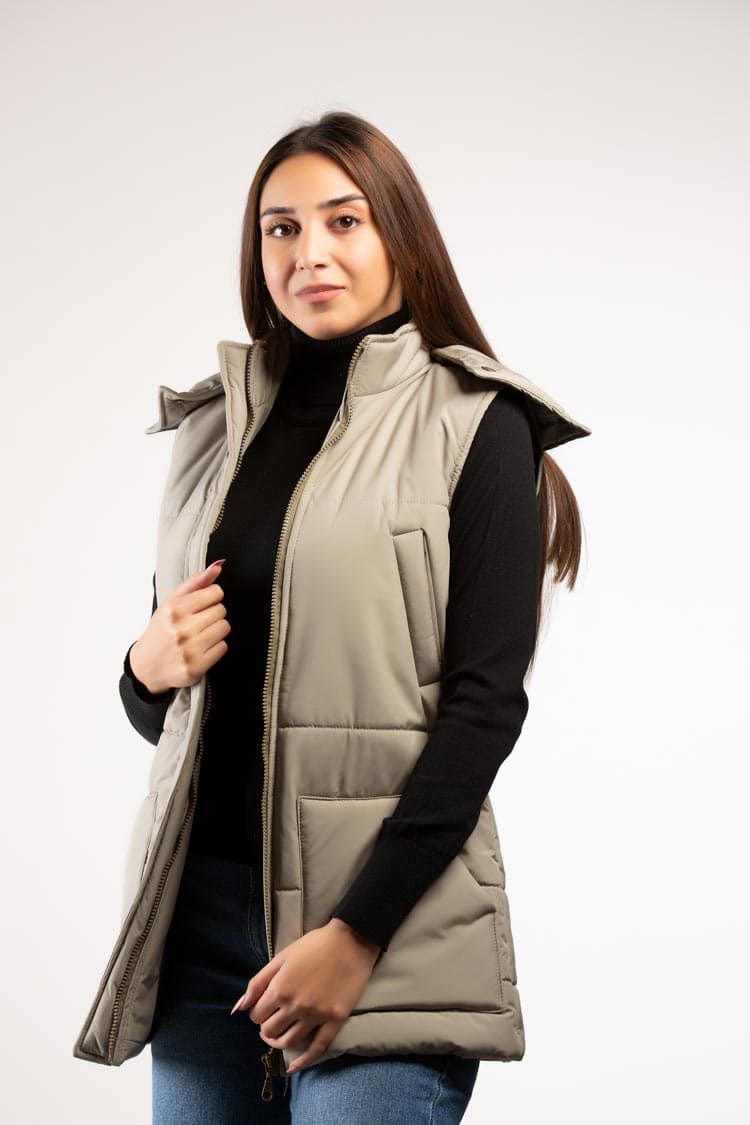 water-repellent guilted gilet