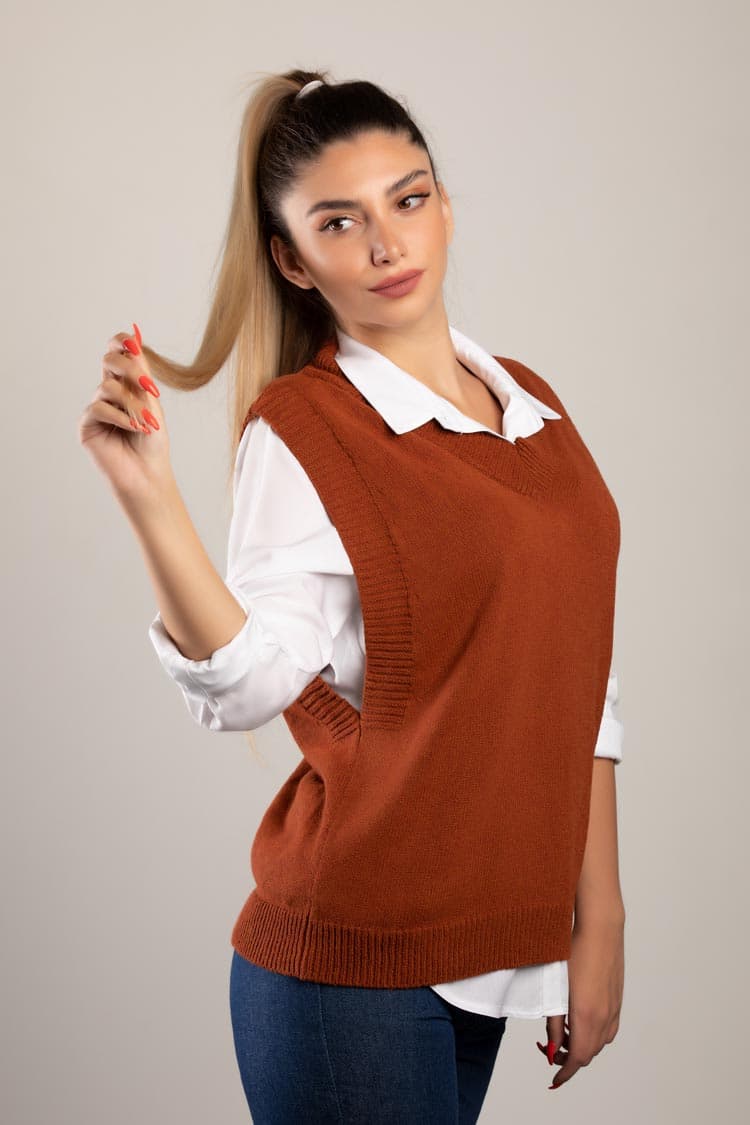 V-neck knitted vest